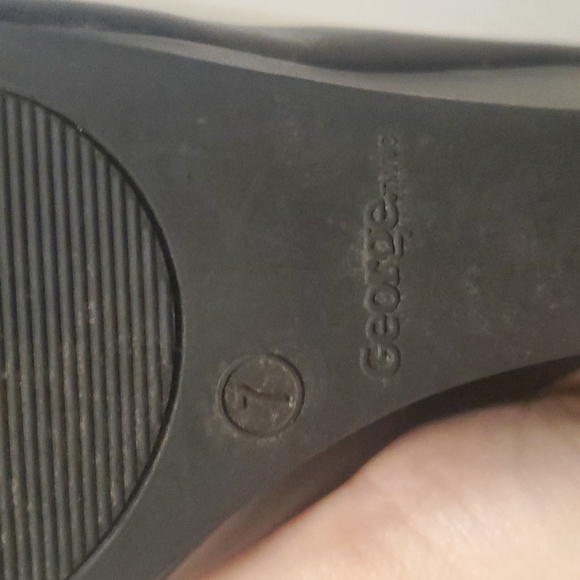 Black wedge heel, size 7 - Picture 3 of 4